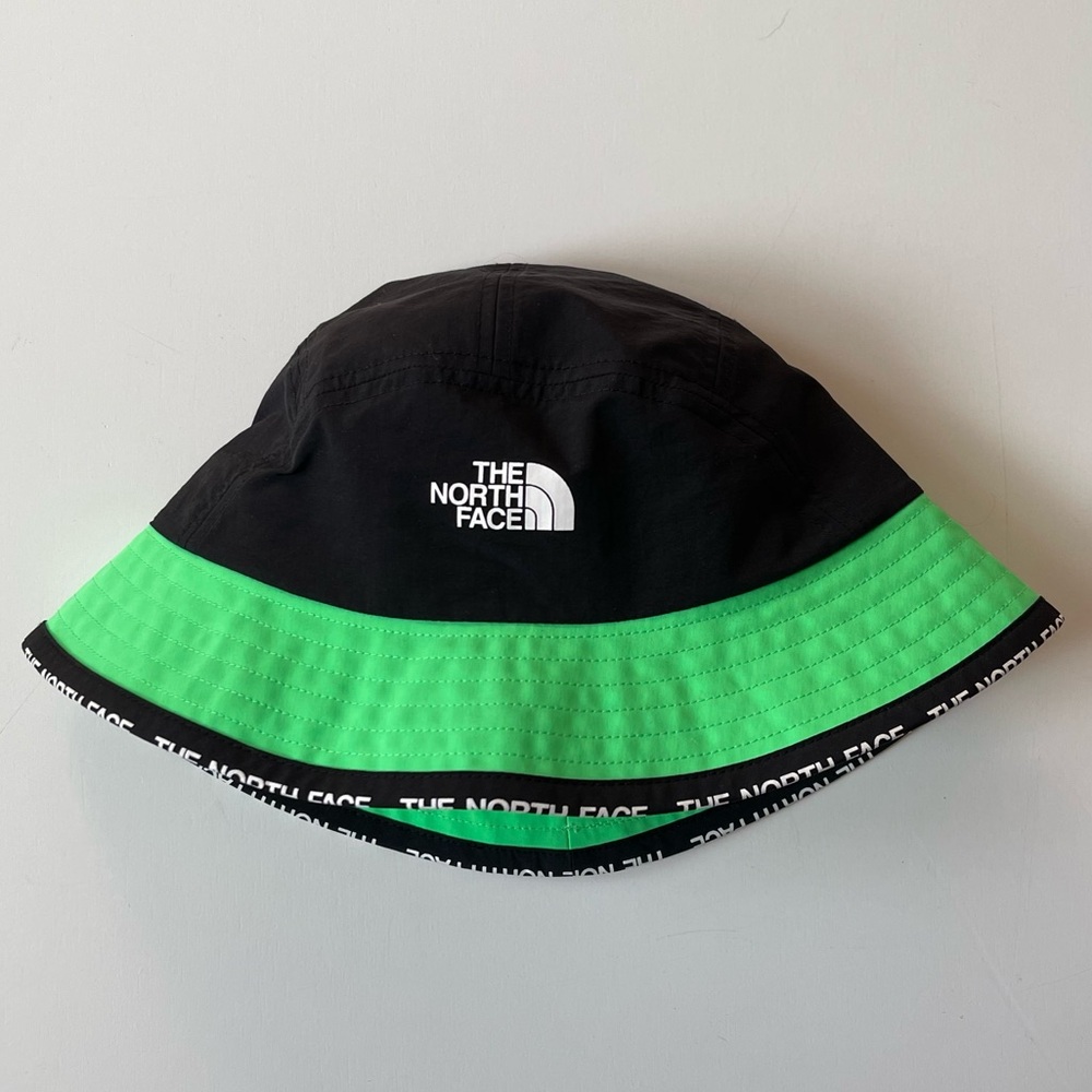 The North Face Unisex Cypress Bucket Hat - Black and Chlorophyl Green - S/M